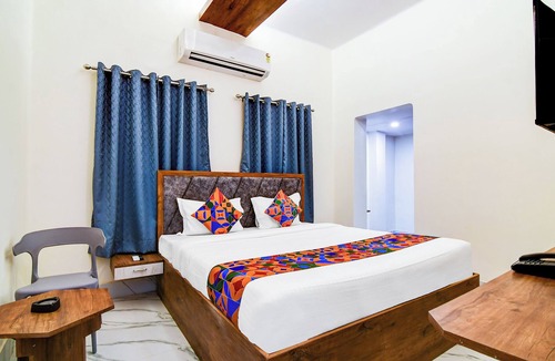 Tollygunge Hotel | Fabhotel Adhiraj Inn