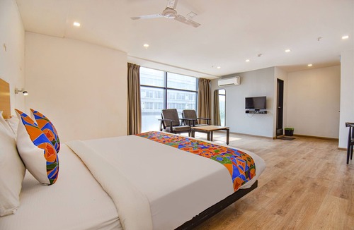 Hinjawadi Hotel | FabHotel Alpha Center