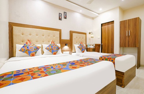 Prabhadevi Hotel | FabHotel Amber Edition