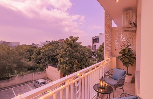 DLF City Hotel | FabHotel Aravali Suites - DLF Phase 3