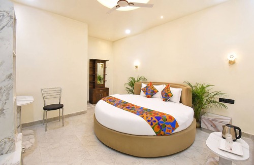 Aundh Hotel | Fabhotel Aundh Homtel