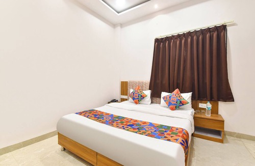Indore Hotel | FabHotel AVR, Mahalaxmi Nagar