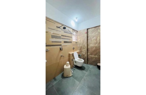 Whitefield Hotel | FabHotel Blue Birds