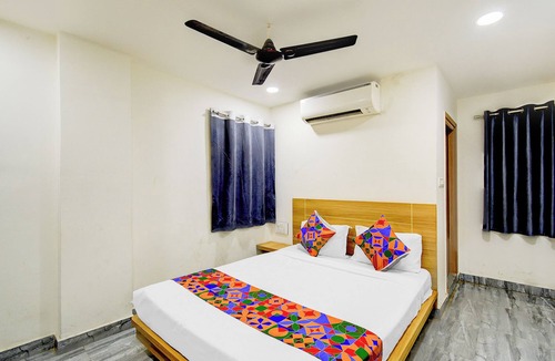 LB Nagar Hotel | FabHotel Che Sigma - Nr. LB Nagar Metro Station