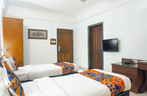Gultekdi Hotel | FabHotel Golden Emerald