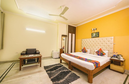 Old Gurgaon Hotel | Fabhotel Gracious Inn