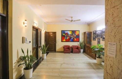 Noida Hotel | FabHotel HM Palace