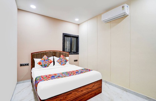 Goregaon West Hotel | Fabhotel Jk