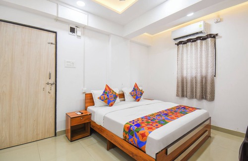 Hadapsar Hotel | Fabhotel Keshava executive - Nr Mahadji Shinde chhatri