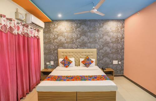 Varanasi Hotel | Fabhotel Kriti Green
