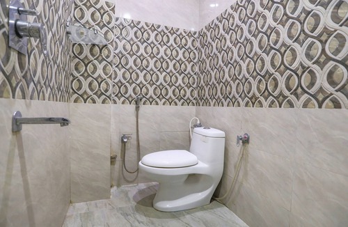 Varanasi Hotel | Fabhotel Kriti Green