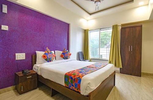 Aundh Hotel | FabHotel Living Spaces