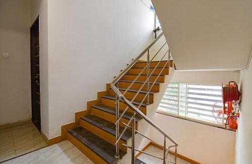 Aundh Hotel | FabHotel Living Spaces