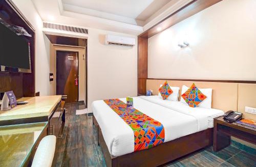 Karol Bagh Hotel | FabHotel Marble Arch