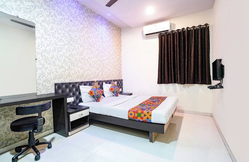 Kandiwali West Hotel | Fabhotel Marvey Residency