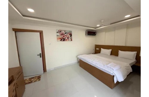 Shamshabad Hotel | FabHotel MV Luxury Rooms