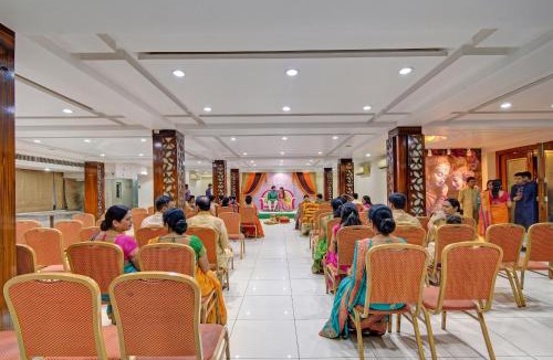 Hyderabad Hotel | FabHotel Prime Nakshatra Inn