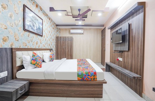 Allahabad Hotel | FabHotel Rameshwar Inn