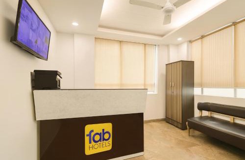 Patel Nagar Hotel | FabHotel Ramhan - Nr Patel Nagar Metro