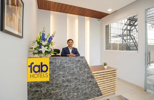 Noida Hotel | FabHotel Royale 116