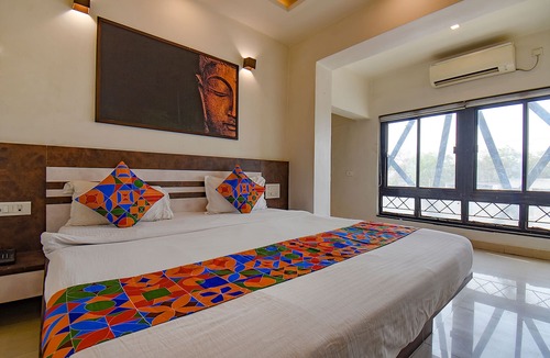 Pune Hotel | FabHotel Royce Studio - Nr. Pune International Airport