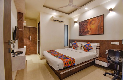 Pune Hotel | FabHotel Royce Studio - Nr. Pune International Airport