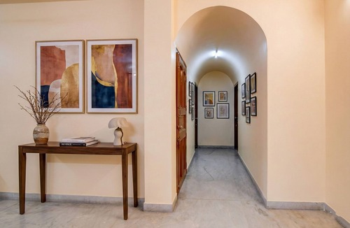 Sector II Hotel | Fabhotel Samanta