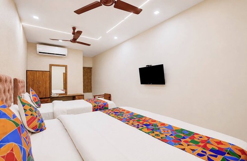 Dabagardens Hotel | Fabhotel Sree Surya Residency