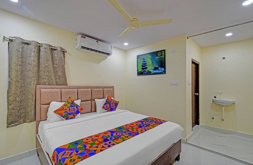 Hyderabad Hotel | Fabhotel Srikara Grand Luxury Rooms