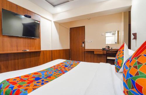 Gopalapuram Hotel | FabHotel Stayz Inn US Consulate