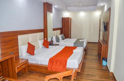 Noida Hotel | FabHotel The Golf Inn - Nr Botanical Garden Metro