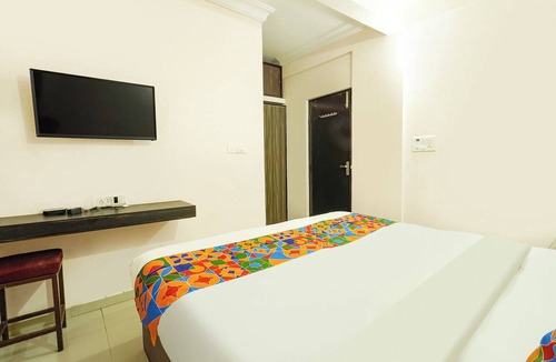 RR Nagar Hotel | FabHotel Utsav Palace Inn