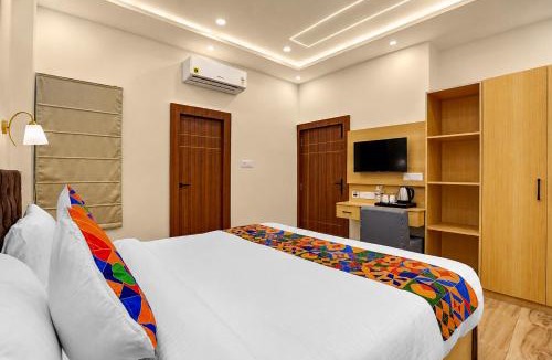 Varanasi Hotel | FabHotel Vatsa Residency