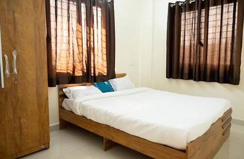 Phase 1 Hotel | Fabhotel White House I