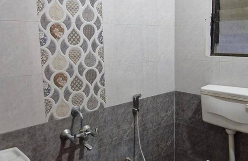Phase 1 Hotel | Fabhotel White House I
