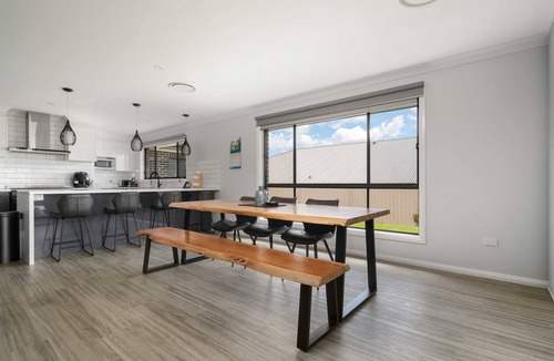Kelso House | Fairleigh Dream - Modern, Spacious & Convenient