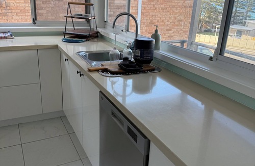 Shellharbour House | Family comfort across the road from North Beach