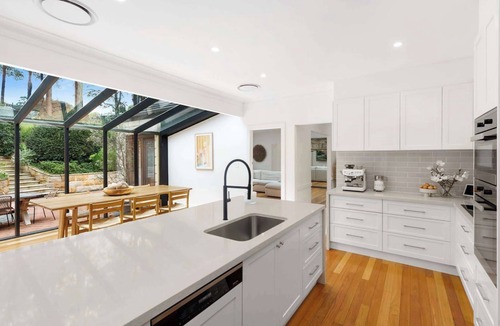 Picketts Valley House | Family Estate. Pool & Guest House. Sleeps 12