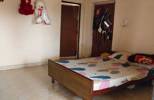 Jamshedpur Apartment | Family‑friendly stay with spacious room, modern amenities, and warm hospitality.