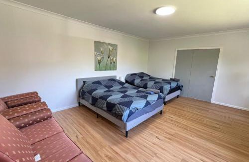 Carlingford House | Family Room in House with Swimming Pool - BP6