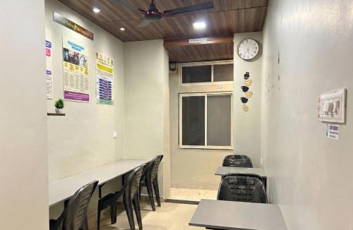 Indore Hostel | Fateh Villa Girls Hostel, Vijay Nagar