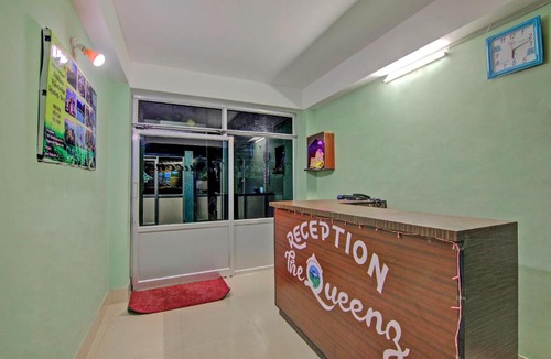 Darjeeling Hotel | Flagship The Queenz