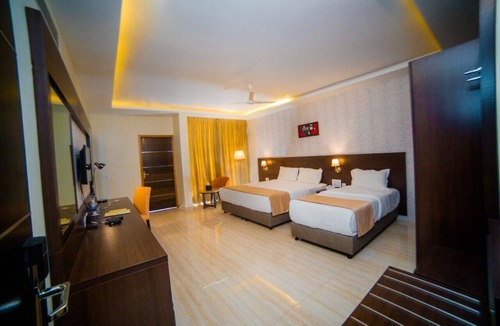 Saligrama Hotel | Fortune Plaza hotel