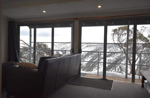 Hotham Heights House | Fountains 18