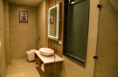 Varanasi Resort | Four Leaf Hotel Sapphire Blue