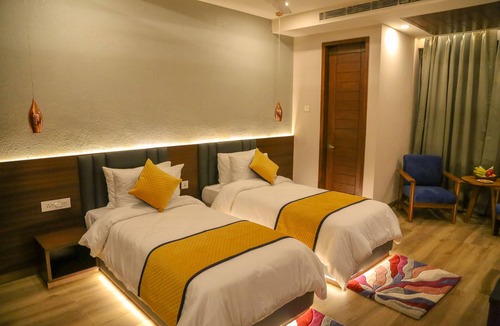 Varanasi Resort | Four Leaf Hotel Sapphire Blue