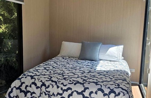 Lancefield Cabin | Fully Equipped Tiny House Perfect for an Intimate Getaway in Victoria