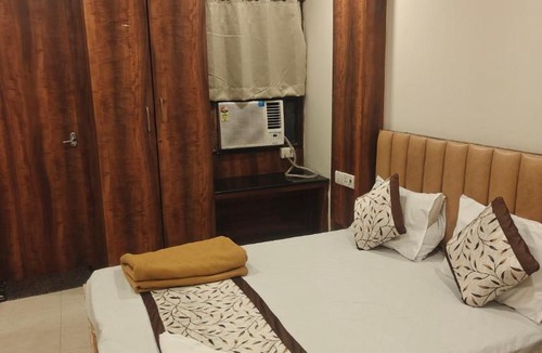 Arumbakkam Hotel | Ganesh Guest House