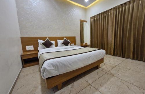 Kolhapur Hotel | Ganeshratna Ventures Hotel Veluvan
