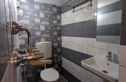 Varanasi Hotel | GANGA KASHTI